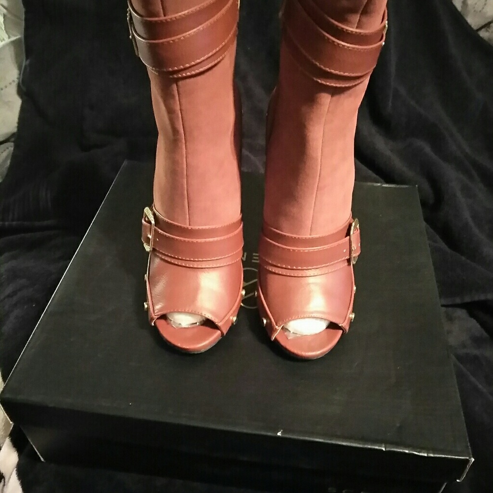 Open Toe Shoes - Picture 2 of 4